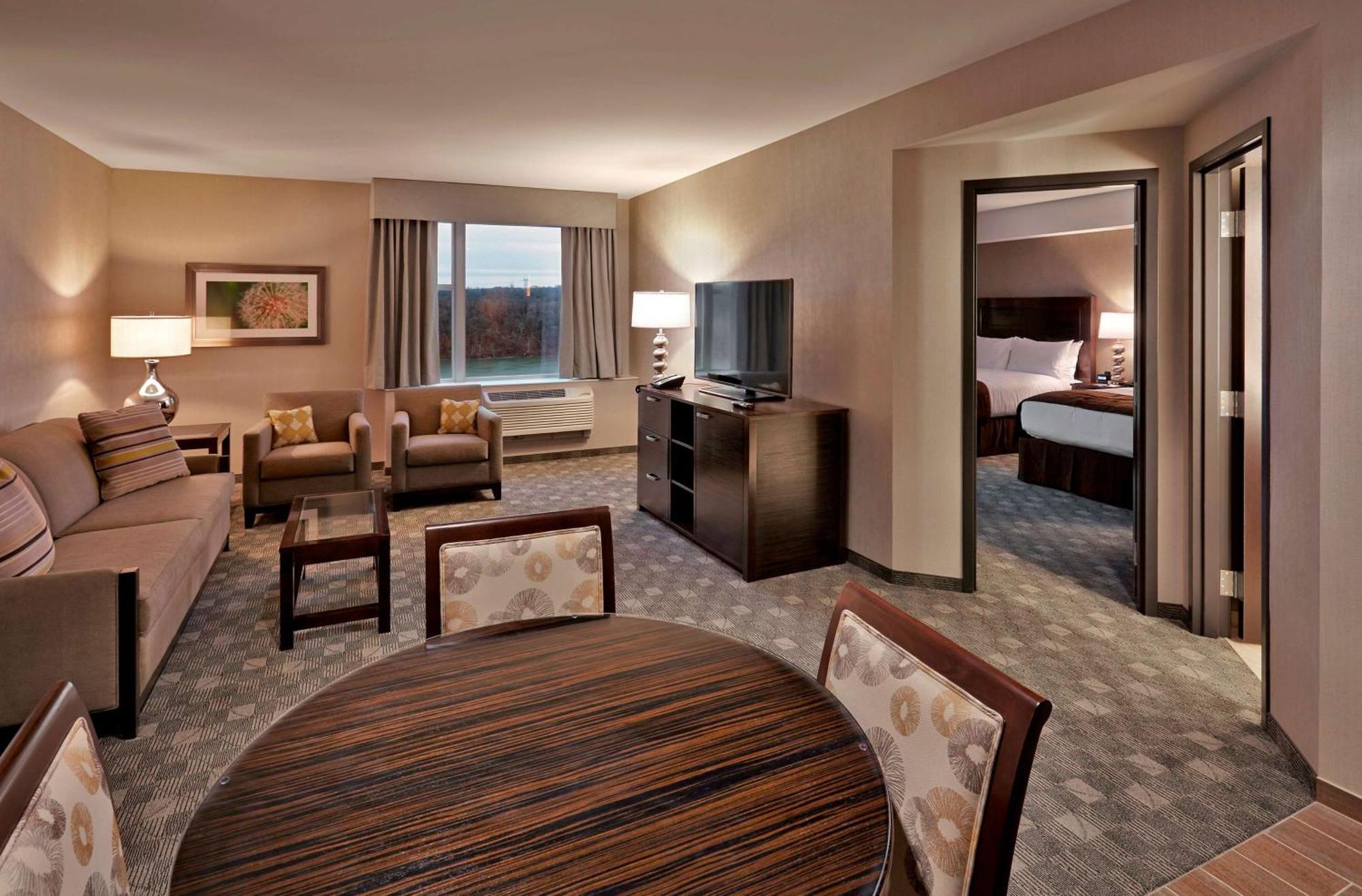 Doubletree By Hilton Lawrenceburg Hotel Exterior photo